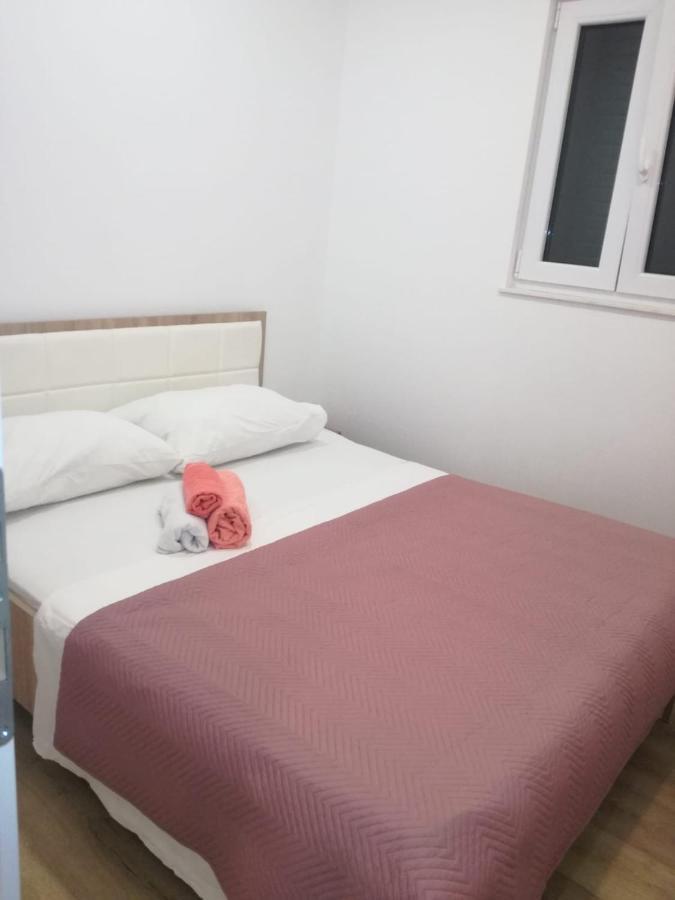 Apartmani Ivica Martic Duće Eksteriør billede