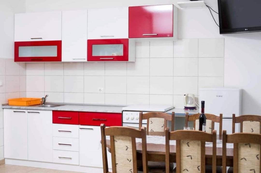 Apartmani Ivica Martic Duće Eksteriør billede